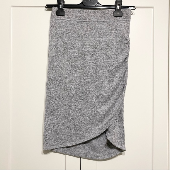 Aritzia Wilfred Free Tyra Skirt - Picture 2 of 3